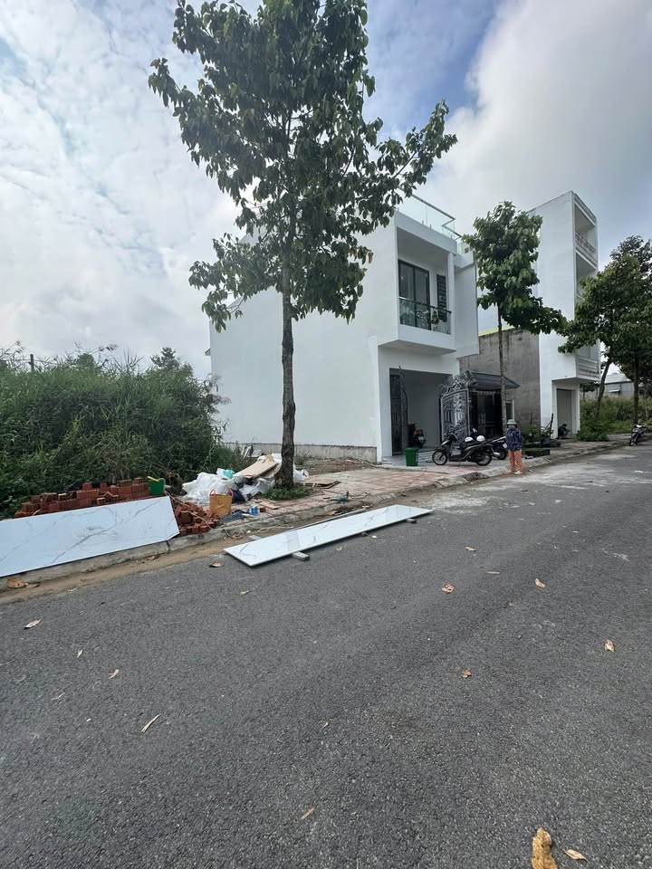 Đất nền Tái định cư Long Hoà B Mỹ Tho 100m² giá 2.35 tỷ - Sổ đỏ chính chủ