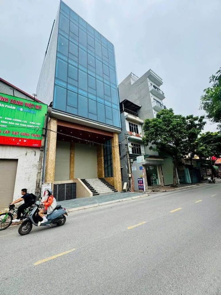 Cho thuê Tòa Nhà Đỗ Hành, Hai Bà Trưng 160m² giá 200 triệu - Mặt tiền 8m, Thang máy hiện đại