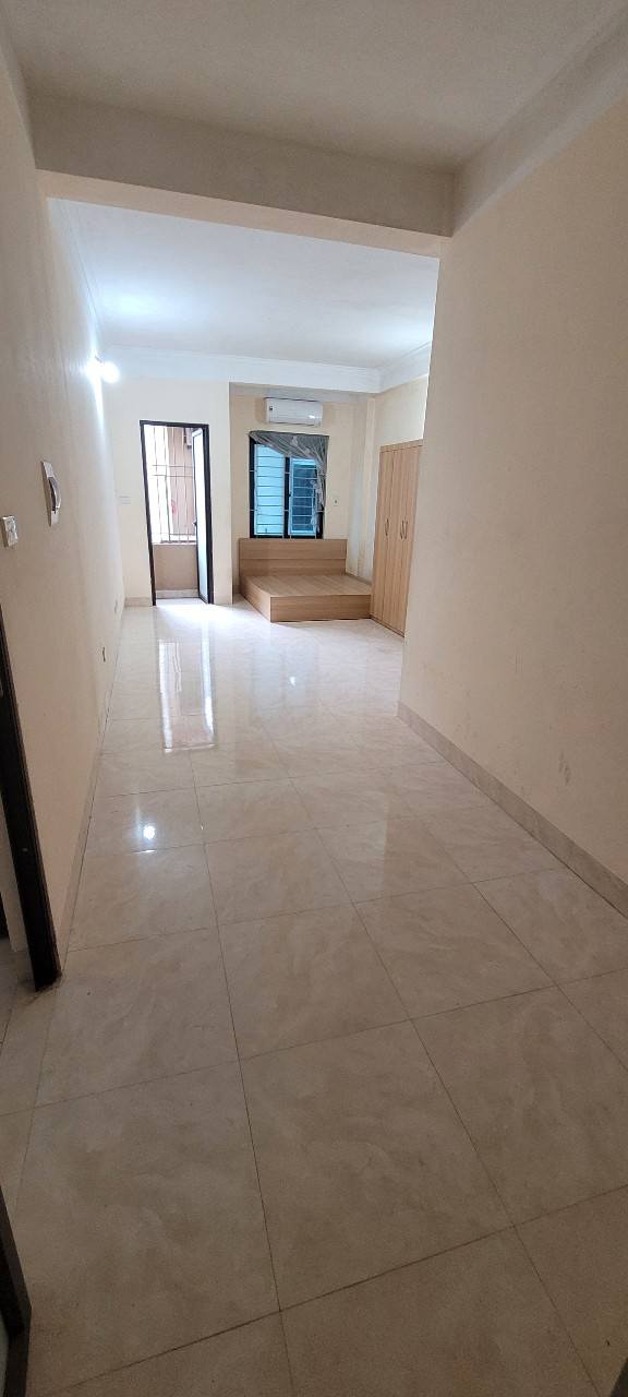 Cho thuê phòng khép kín tại Nguyễn Khang 35m² chỉ 3.9 triệu - Tiện nghi đầy đủ!