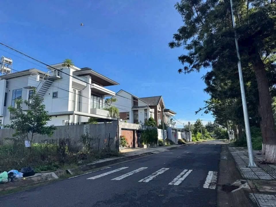 Nhà lô 90, TT. Liên Nghĩa, Đức Trọng, Lâm Đồng - 115m², giá 4.5 tỷ - Đầu tư sinh lời ngay!