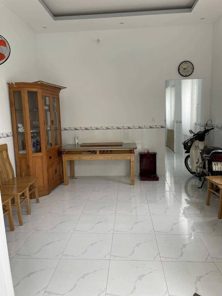 Bán nhà cấp 4 tại ấp 2/5 Long Hậu 72m² giá 2.2 tỷ - Sổ riêng, nội thất tặng kèm!