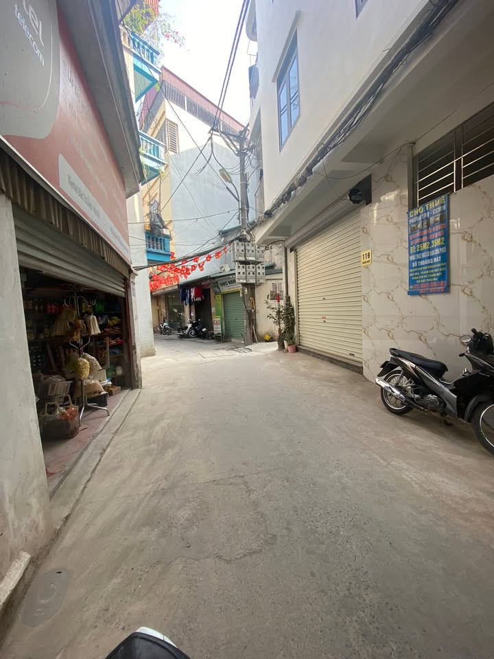 Nhà mặt phố Đức Thắng, quận Bắc Từ Liêm, 45m² giá 11 tỷ - Kinh doanh sầm uất!