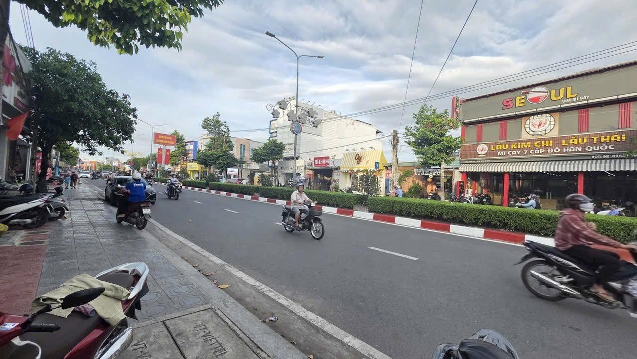 FrontHouse góc 2 mặt tiền Nguyễn An Ninh 200m² giá 17 tỷ - Kinh doanh đỉnh cao!