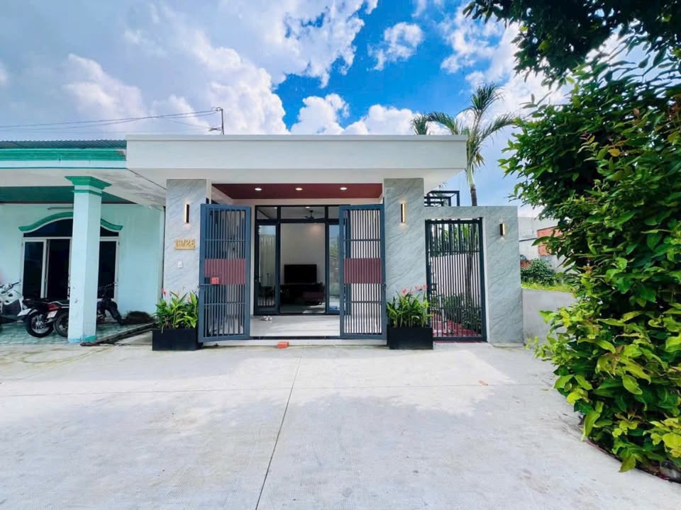 Nhà mới đẹp Thới Tam Thôn, Hóc Môn 155m² giá 5.85 tỷ - Sẵn sàng vào ở ngay!