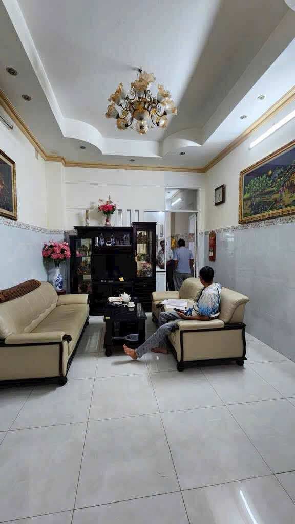 Nhà 3 tầng Lý Phục Man 76m² giá 6.X tỷ - Hẻm xe hơi đỗ cửa, ngay chợ!