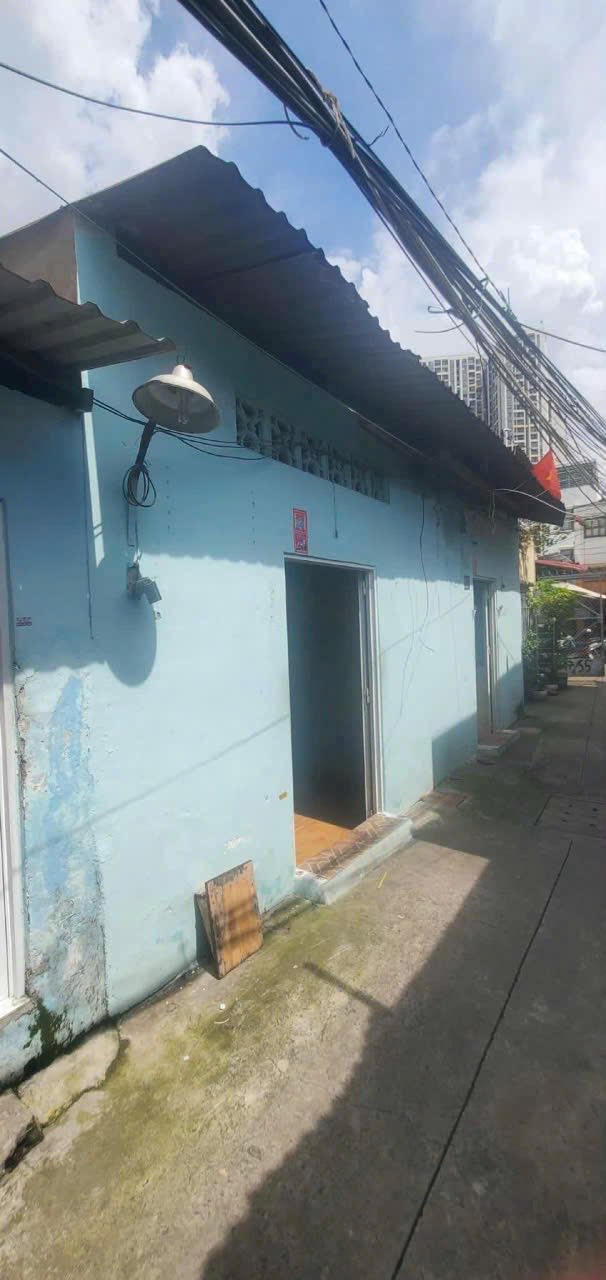 Nhà hẻm 1647 Phạm Thế Hiển, P6, Q8, 25m² giá 2.25 tỷ - Tiện xây mới!