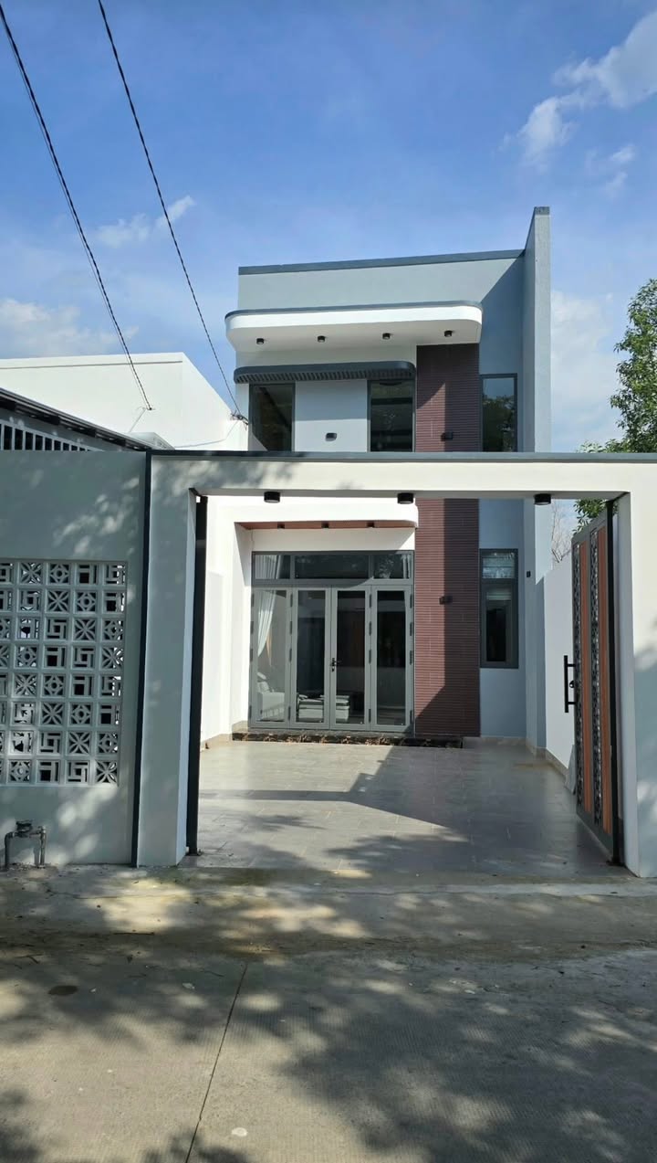 Nhà Bùi Tư Toàn, Bình Tân 90m² giá 910 triệu - Ô tô vào nhà, sẵn sàng ở ngay!