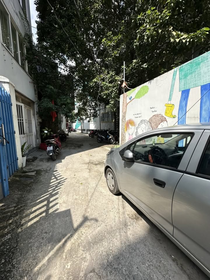 Nhà phố Trương Công Định Tân Bình 99m² giá 9.1 tỷ - Hẻm ô tô rộng rãi!