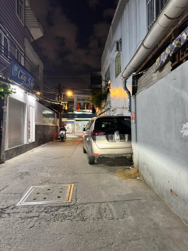 Căn hộ dịch vụ Lương Văn Can Quận 8 130m² giá 8 tỷ - Đầu tư sinh lời nhanh chóng!