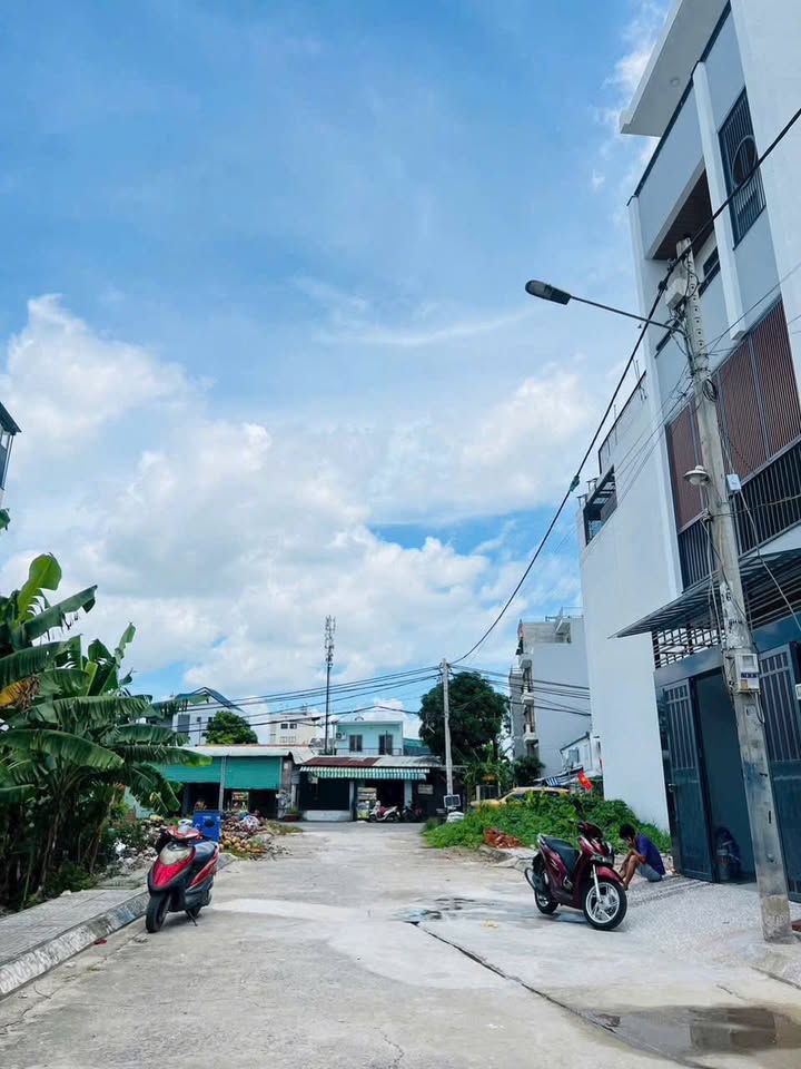 Nhà 1 trệt 2 lầu tại Hẻm 301 Vườn Lài, Quận 12, 536.5m² giá 26.8 tỷ - Đang cho thuê 15 triệu/tháng!