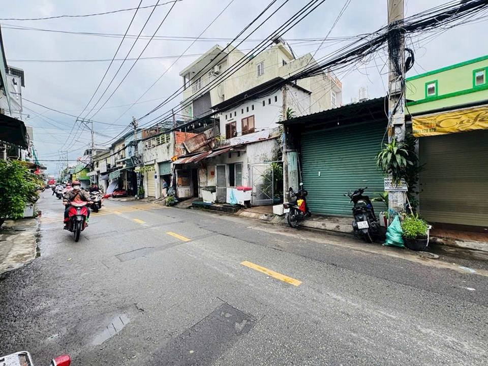 Nhà cấp 4 quận 12, 70m² giá thỏa thuận - Kinh doanh sầm uất trên mặt tiền đường Hà Đặc!