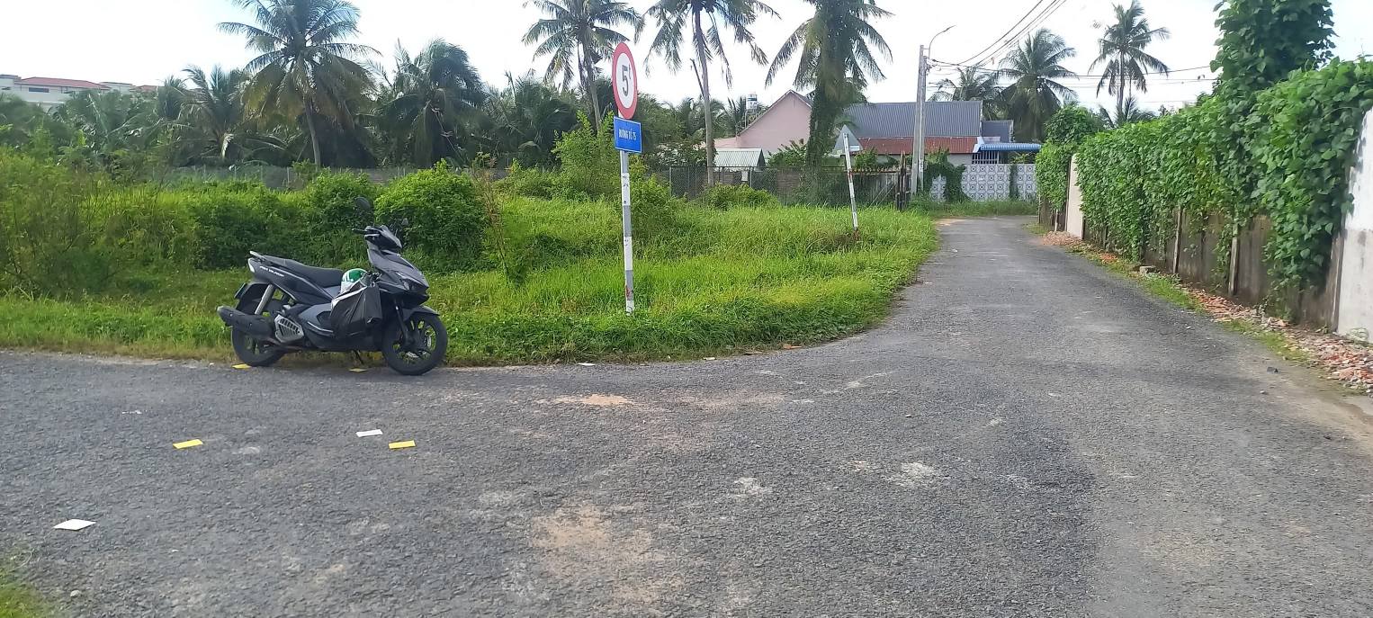 Đất nền góc 2 mặt tiền tại Phường 3, Vĩnh Long 323m² giá 3.3 tỷ - Vị trí đắc địa, đầu tư sinh lời!