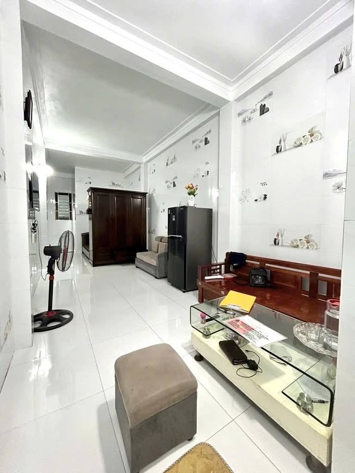 Nhà riêng Thạch Bàn Long Biên 38m² giá 5.95 tỷ - Sẵn sàng vào ở ngay!