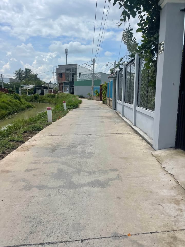 Đất nền Phường Phước Hậu, Vĩnh Long 368m² giá 2 tỷ - Vị trí thuận lợi gần Võ Văn Kiệt!