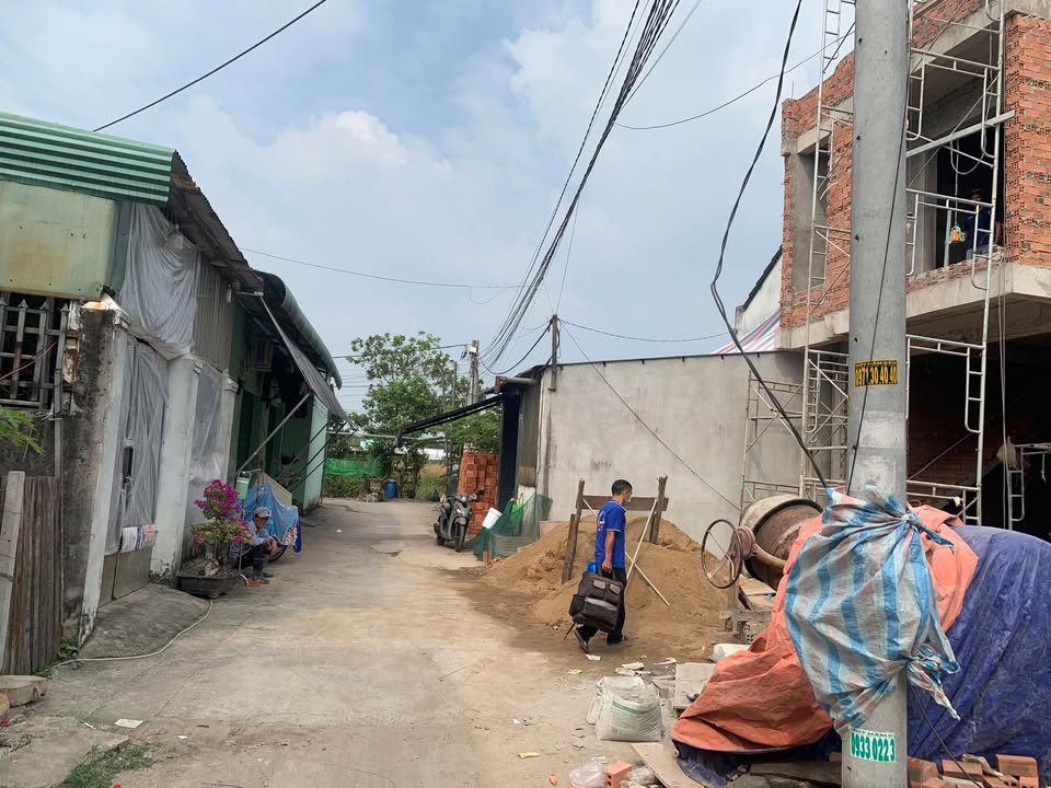 Đất nền ấp 3 Long Thọ 110m² giá 1.5 tỷ - Sổ đỏ chính chủ, khu dân cư hiện hữu!