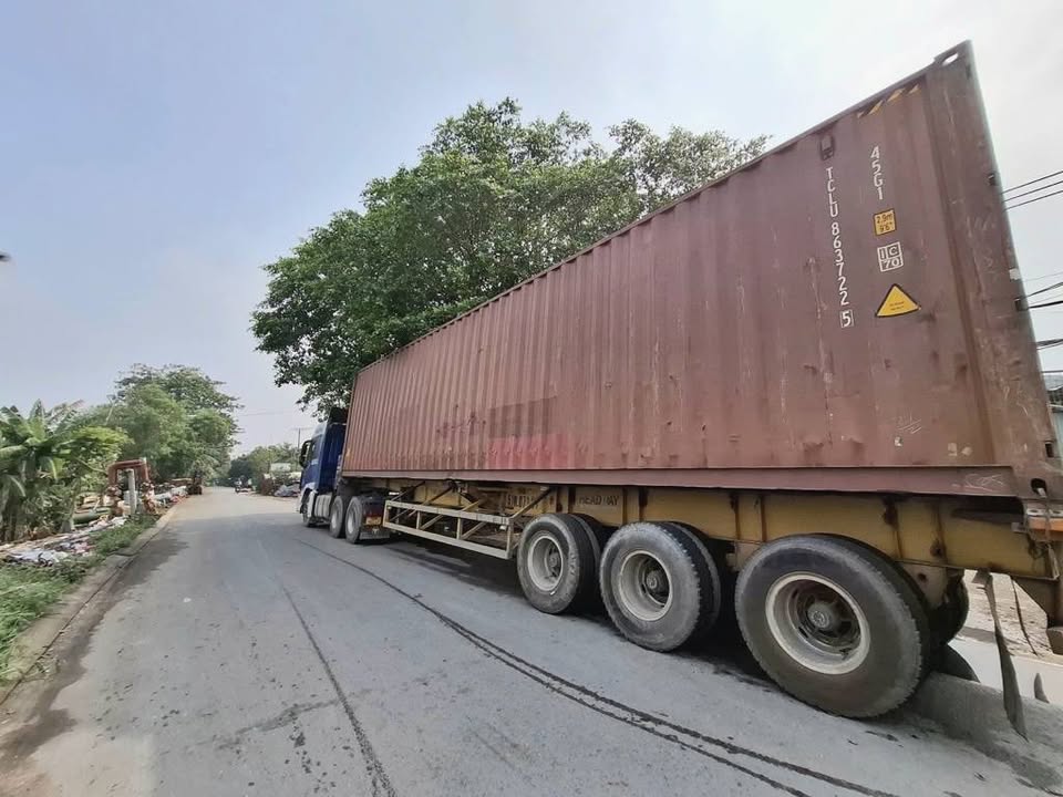 Nhà xưởng Bình Tân 250m² giá 5.2 tỷ - Mặt tiền đường 15m xe container chạy thoải mái!