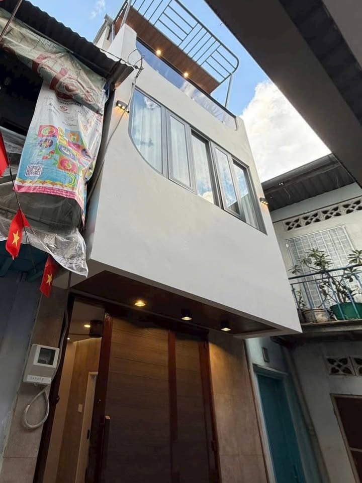 Nhà cho thuê quận Bình Thạnh 12m² giá 9 triệu - Gần trung tâm Q1