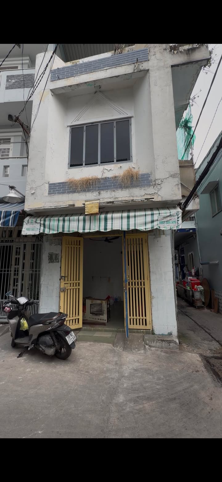 Nhà góc 3 mặt hẻm Hậu Giang, Quận 6 - 38m² giá 4.95 tỷ - Tiện sửa chữa theo ý thích!