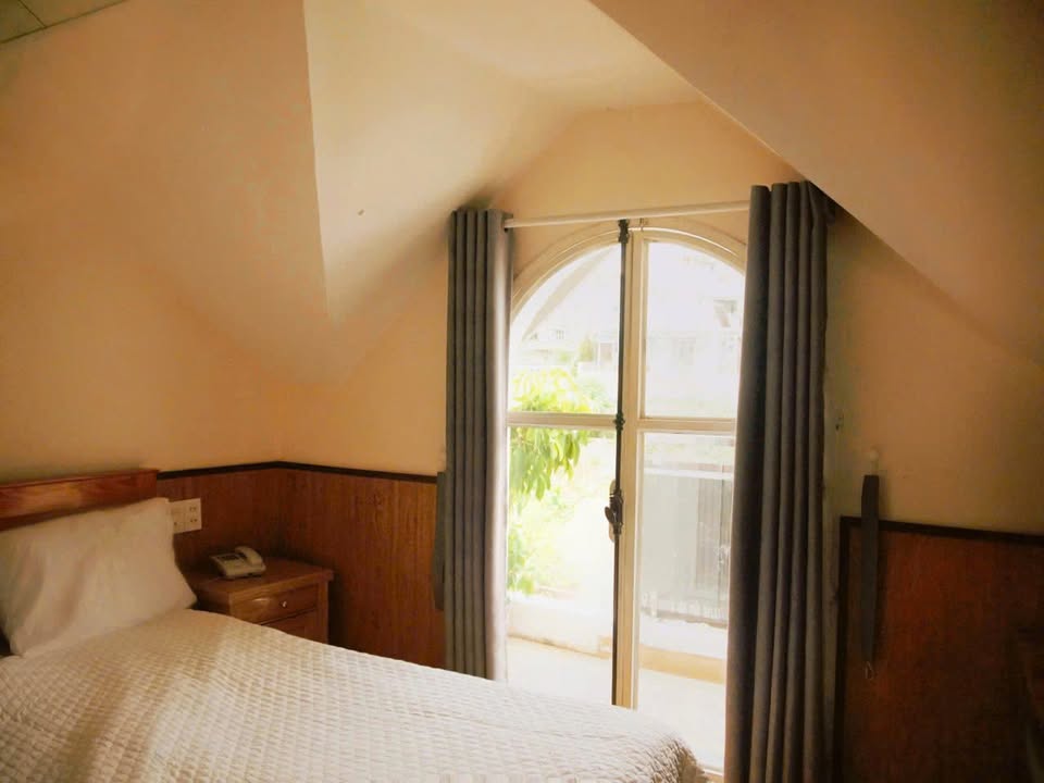 Khách sạn cho thuê đường Nguyễn Văn Trỗi, Đà Lạt - Nội thất cao cấp, sẵn sàng kinh doanh!