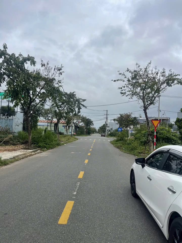 Đất nền Hòa Quý, Ngũ Hành Sơn 100m² giá 4.9 tỷ - Vị trí đắc địa gần công viên