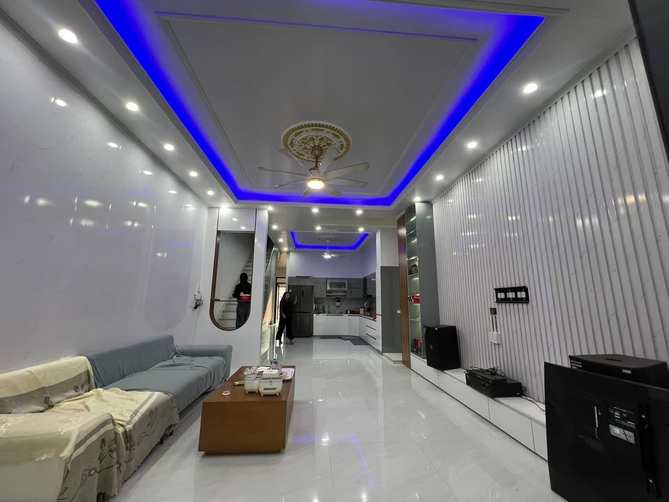 Nhà mặt đường Nam Dương, Lục Ngạn, 100m² giá 3 tỷ - Thiết kế hiện đại, kinh doanh thuận lợi!