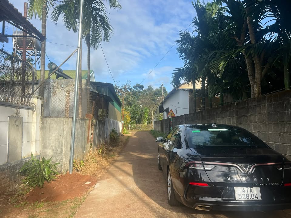 Nhà riêng Hẻm 50 Đam San, Buôn Ma Thuột 700m² giá 6.6 tỷ - Mái thái kiên cố, gần sân bay!