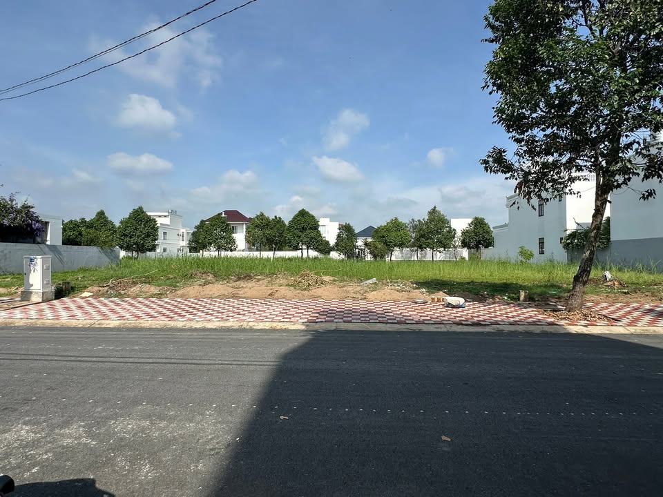 Đất nền biệt thự đường số 16 KDC Hồng Loan, Cái Răng, 375m² giá 10.5 tỷ - Vị trí đẹp gần sông!