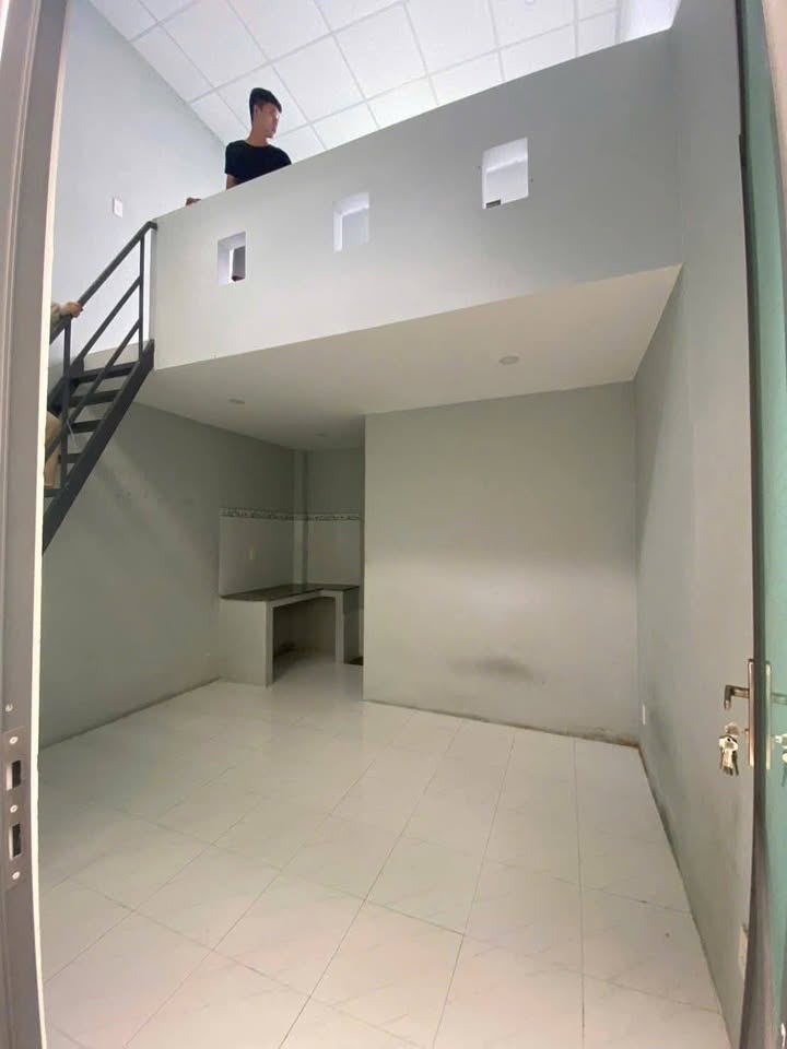 Phòng trọ Phú Khương 1.5 triệu/tháng - Gác xép thoáng mát, ô tô vào tận nơi!