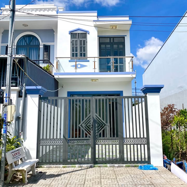 Nhà phố Lộ Liên Hương, Vĩnh Quang, Rạch Giá 99m² giá 2.35 tỷ - Sổ hồng chính chủ, thương lượng tốt!