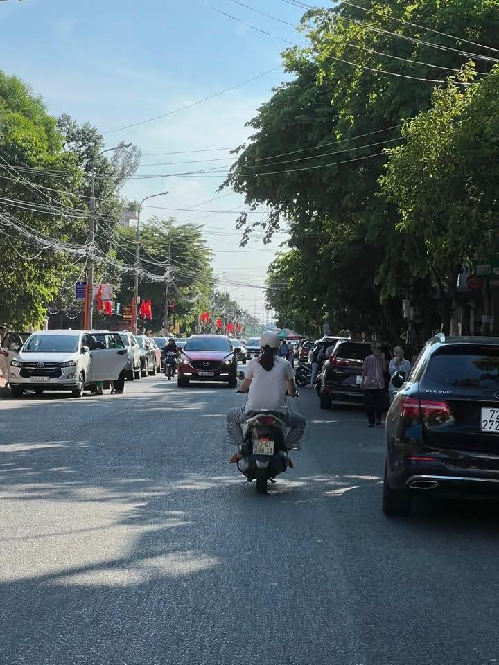 Đất nền góc MT đường lớn KĐT Chí Linh, 262m² giá 39 tỷ - Kinh doanh sầm uất!