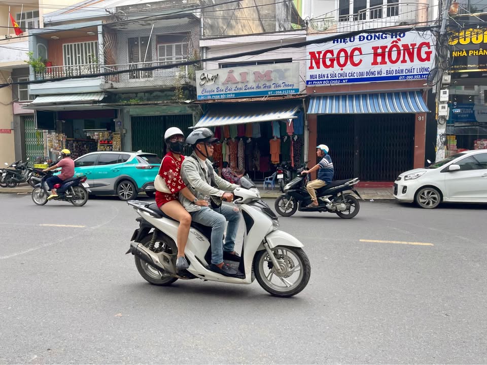 Nhà mặt tiền Phan Bộ Châu, Nha Trang 131.8m² giá 24.5 tỷ - Gần chợ Đầm, thuận tiện kinh doanh!