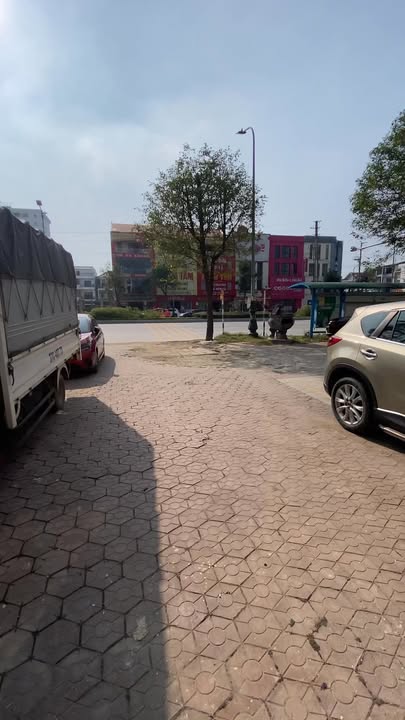 Cho thuê nhà 4 tầng mặt tiền Lê Nin 102m² - Phù hợp làm văn phòng, showroom!