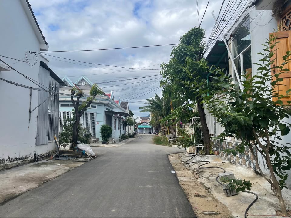 Đất thổ cư 157m² tại Vạn Thắng, Vạn Ninh - Hướng Đông, giá chỉ 1.1 tỷ!