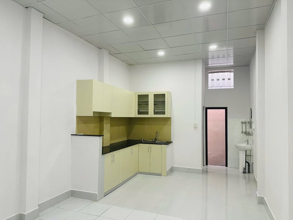 Nhà cho thuê 2 tầng tại Nha Trang 105m² giá 11 triệu - Phù hợp để ở và làm văn phòng