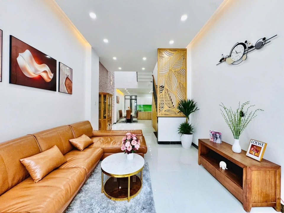 Nhà 4 tầng đường số 79, quận 7, 64m² giá 6 tỷ - Vị trí đắc địa chỉ cách Q1 chỉ 5 phút!