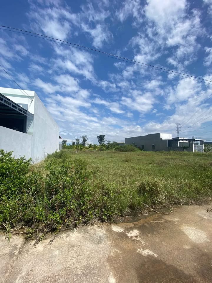 Đất nền Hàm Liêm 130m² giá 897 triệu - Đường ô tô, gần chợ và trường học!