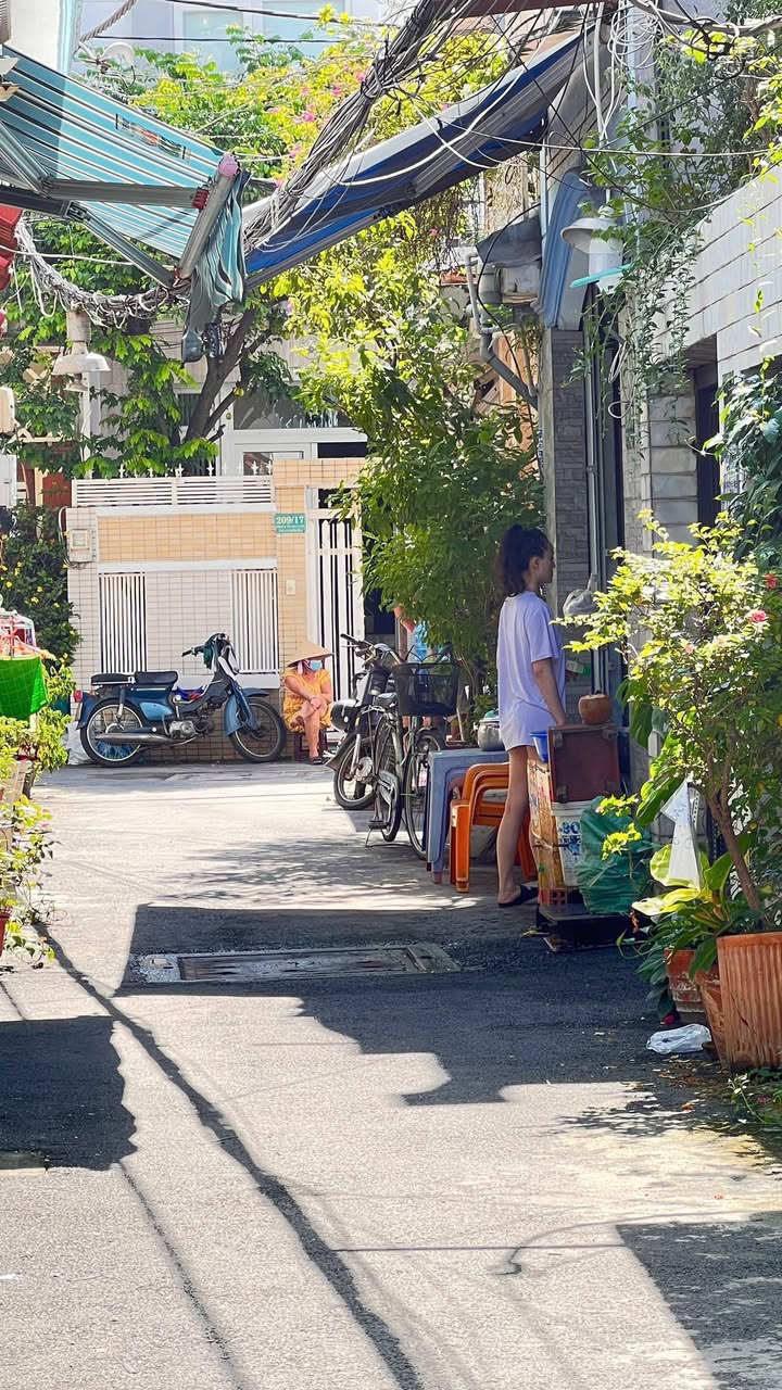 Nhà bán Gò Vấp 42m² giá 2 tỷ - Sổ đỏ chính chủ, vị trí đẹp!