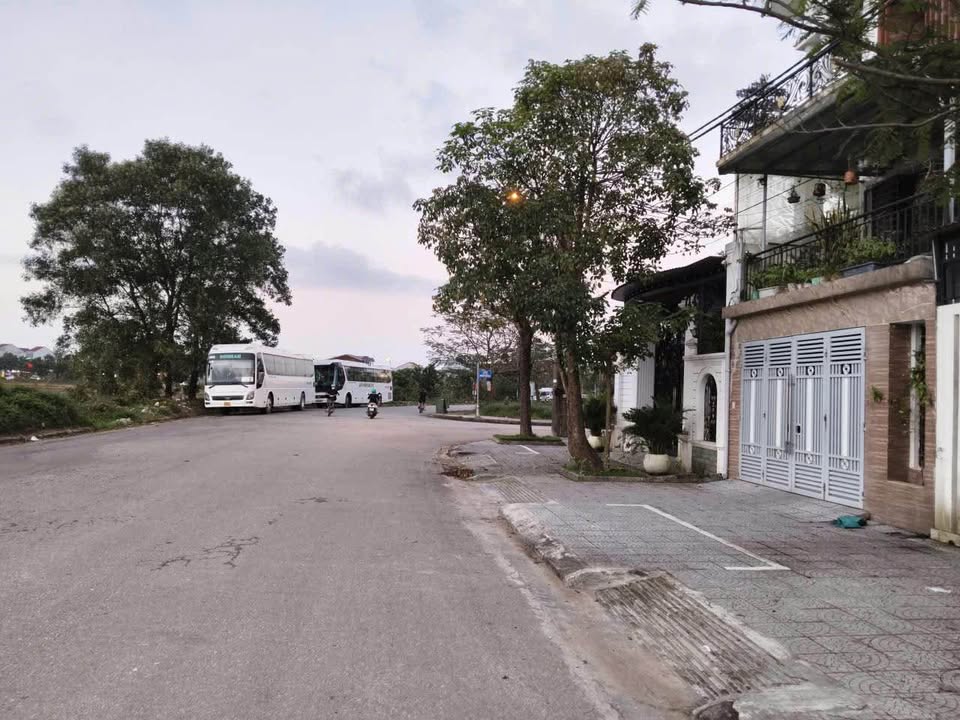 Đất mặt tiền Nguyễn Thị Định Huế 112m² giá 4.704 tỷ - Gần Đồng Khởi chỉ 100m!