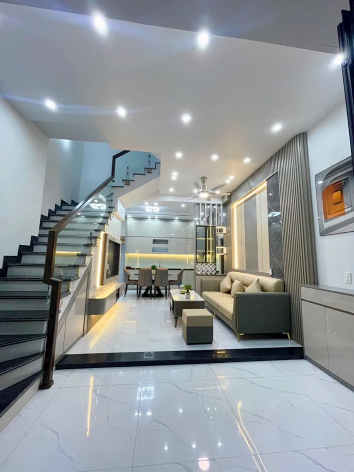 Nhà 3 Tầng Lô Góc Khúc Thừa Dụ - 45m² Giá 3 Tỷ - Thiết Kế Hiện Đại, Full Nội Thất!