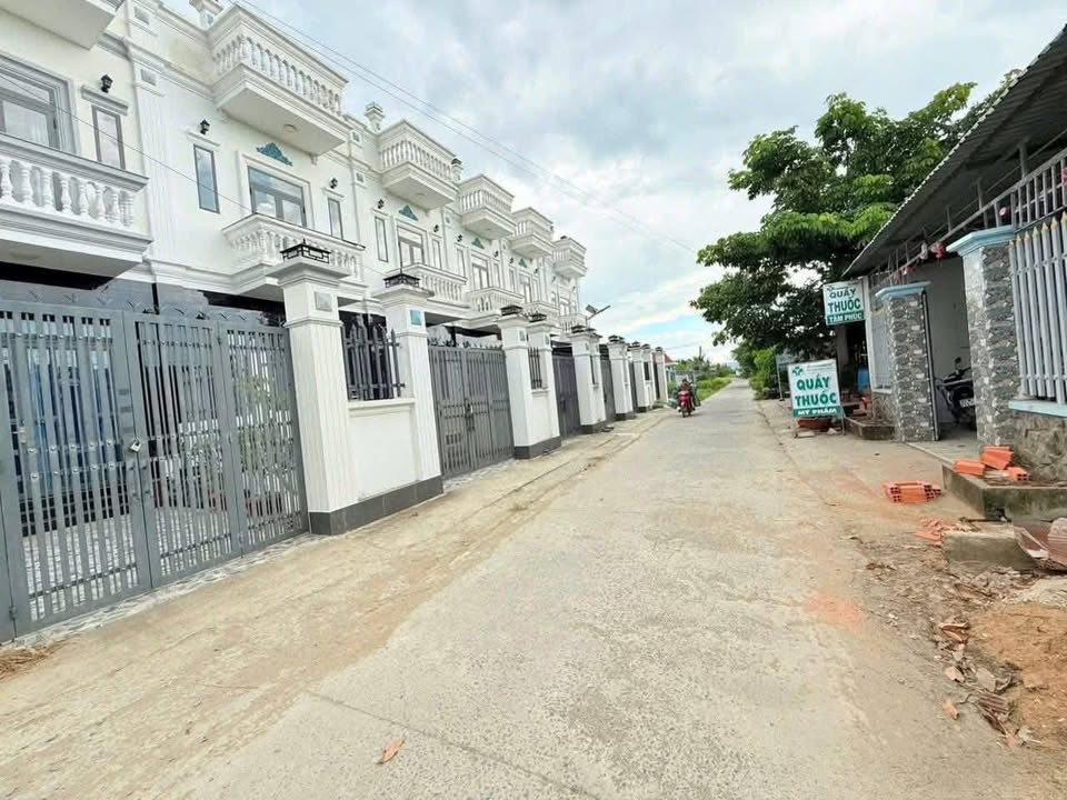 Đất thổ cư tại Phước Lợi, Bến Lức, Long An 100m² giá 850 triệu - Sổ đỏ công chứng ngay!