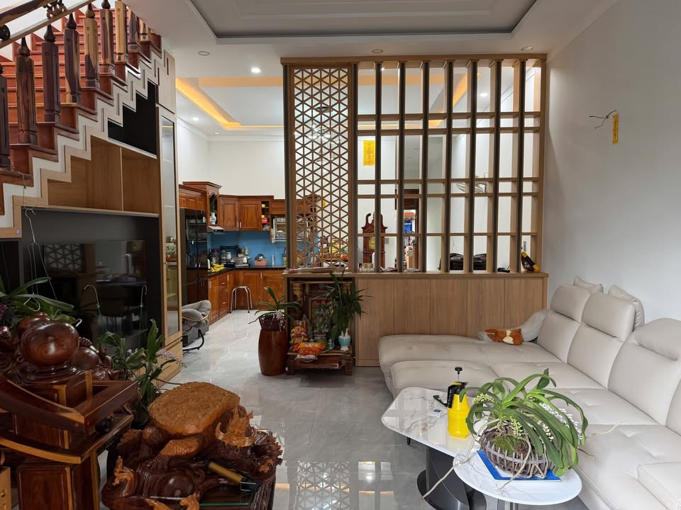 Nhà mặt tiền chợ Y Nuu, 5,45x8m, 5,8 tỷ - Kinh doanh lý tưởng!