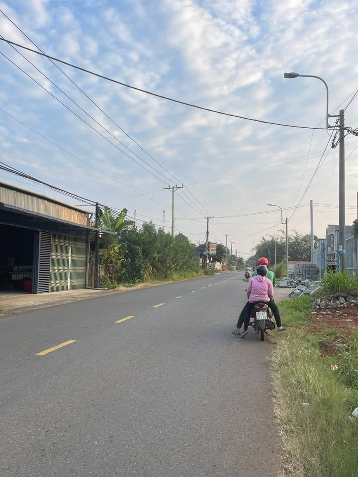 Đất nền Long Khánh 600m² giá 3.6 tỷ - Mặt tiền nhựa thuận tiện kinh doanh!