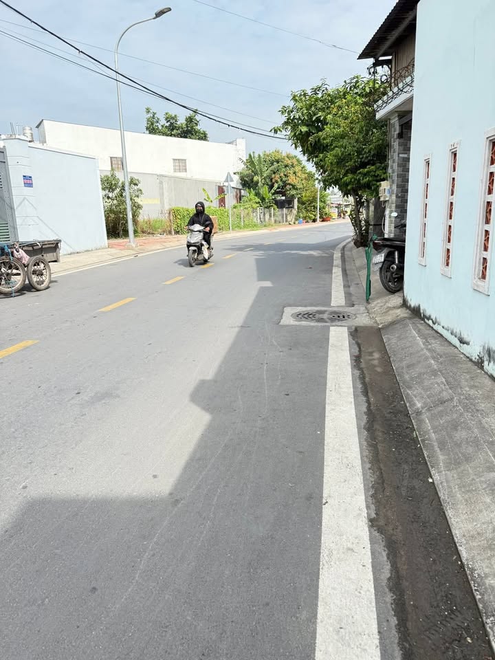 Đất nền Bà Điểm Hóc Môn 916m² giá 25 tỷ - Sổ đỏ chính chủ, thổ cư 737m²