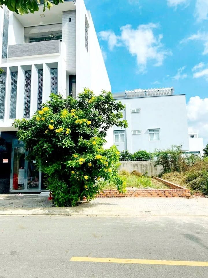 Đất nền mặt tiền đường Nguyễn Hữu Huân, Bà Rịa 94.2m² giá 2.39 tỷ - Tiềm năng phát triển cao!