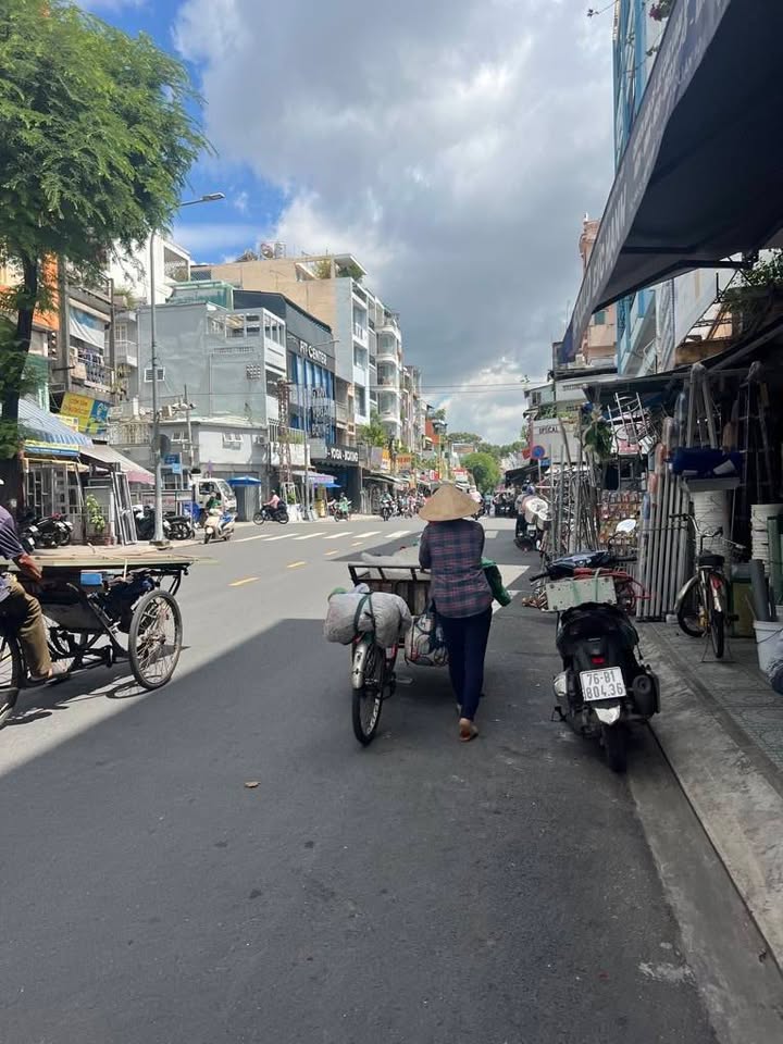 Nhà mặt tiền quận 10, đường Sư Vạn Hạnh 69m² giá 15.5 tỷ - Đầu tư sinh lời lý tưởng!