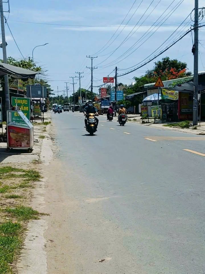 Đất đẹp mặt tiền Quốc lộ 53, xã Trung Ngãi, Vĩnh Long 320m² giá 1.8 tỷ - Đầu tư sinh lời!