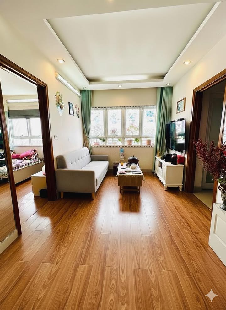 Căn hộ Him Lam Thạch Bàn 56m² giá 4.15 tỷ - Lô góc view hồ đẹp mắt!