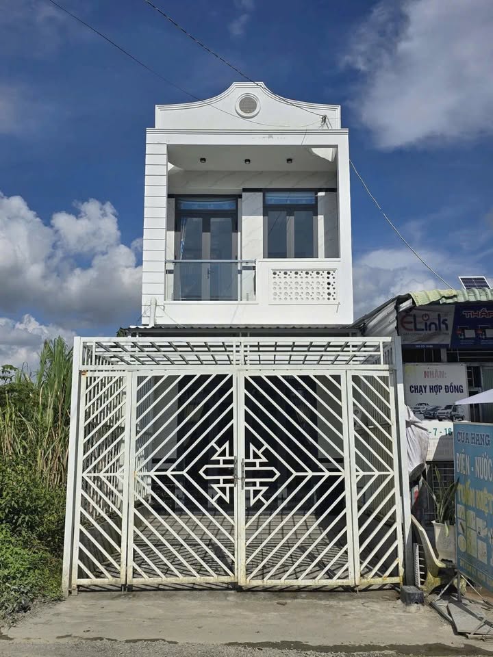 Nhà trệt lầu mặt tiền Lộ Hậu Tân Thạnh Tây - 60.2m² giá 2 tỷ - Sổ hồng chính chủ!