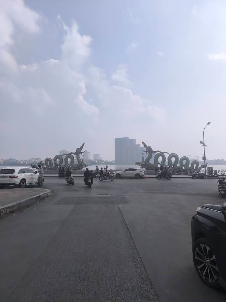 Mảnh đất vàng Lạc Long Quân Tây Hồ 97m² - Lô góc vỉa hè rộng, xây khách sạn view hồ Tây!