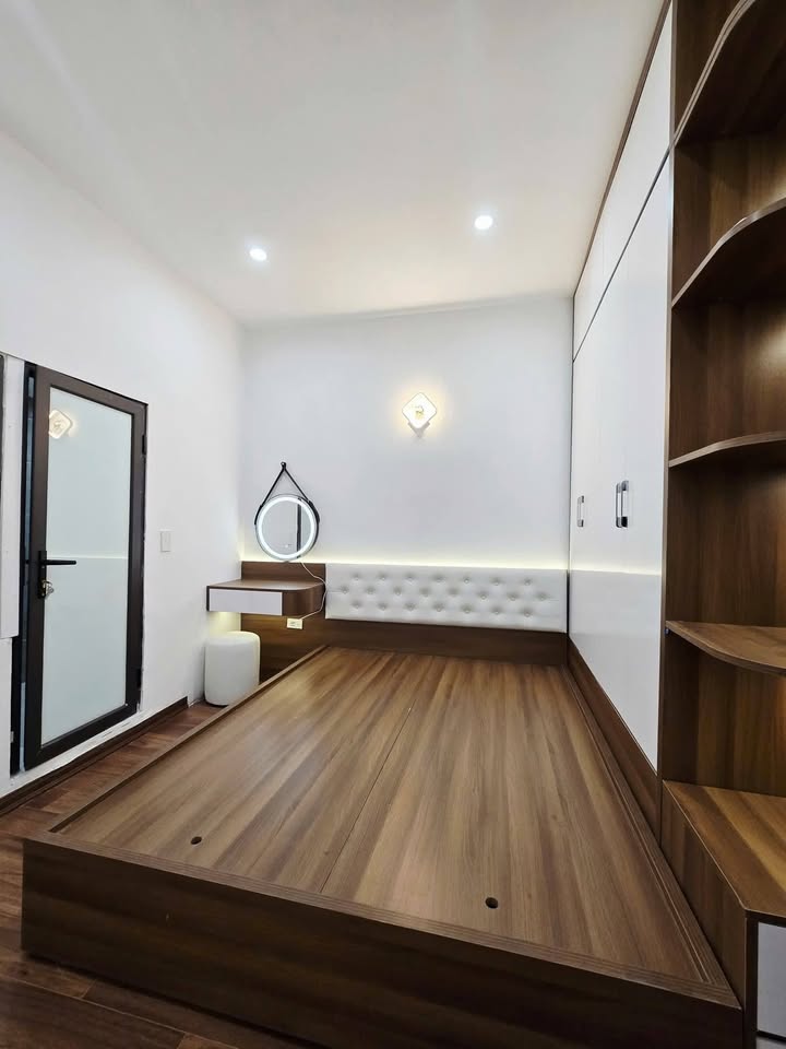 Căn hộ Tecos Building 106 Chùa Láng 28m² giá 3 tỷ - Hiếm có trong tầm tiền!